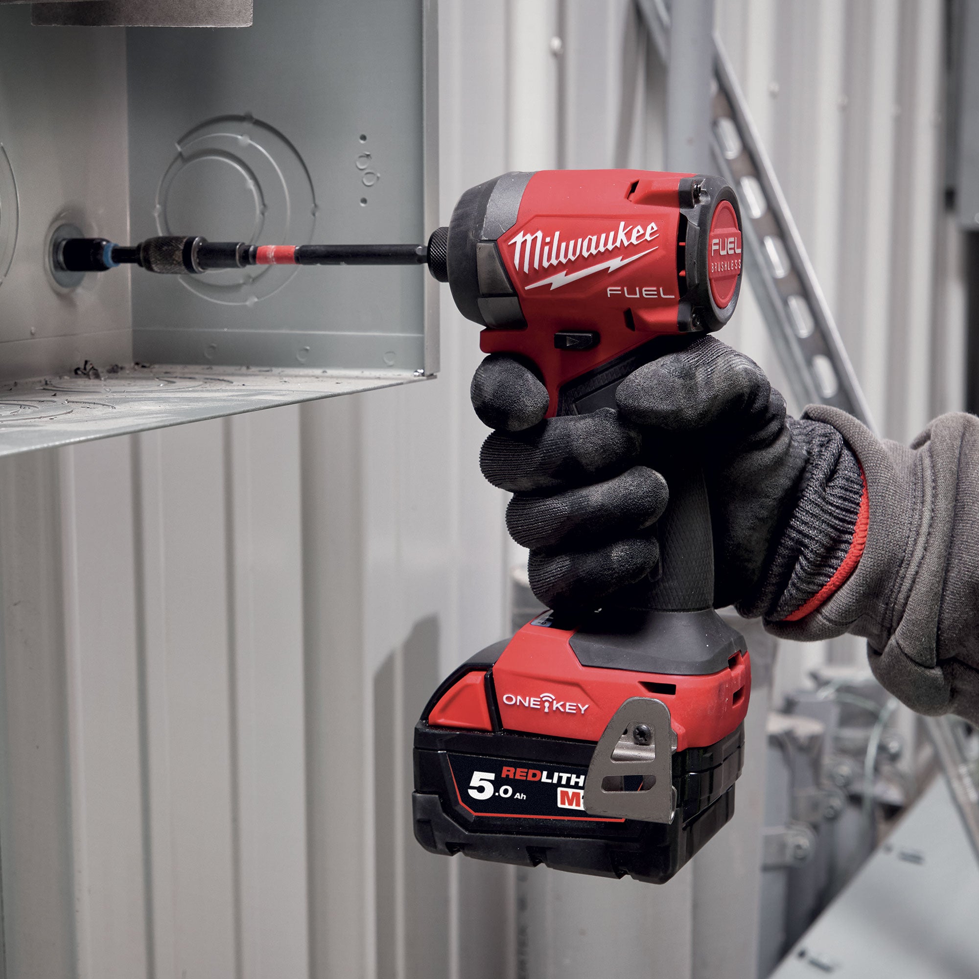 Combo Milwaukee M18 ONEPP2A3-502X 18V 5Ah